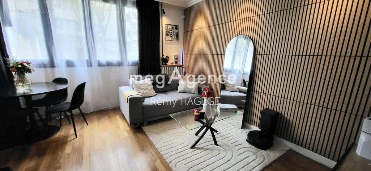 Appartement à COURBEVOIE