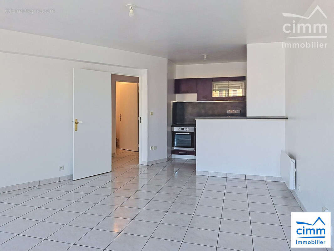Appartement à SAINT-ERBLON