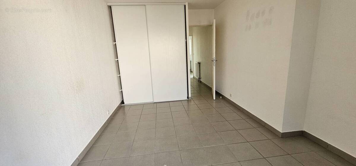 Autre à ROQUEBRUNE-SUR-ARGENS