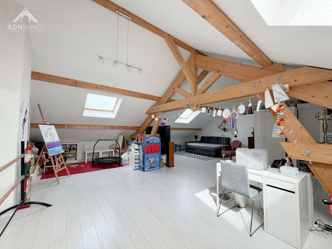 Maison à CHALLEX
