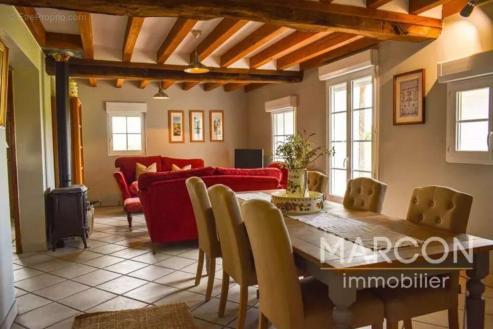 Maison à DUN-LE-PALESTEL