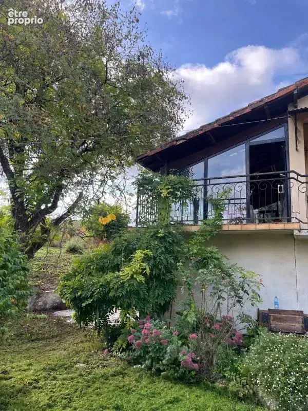 Maison à vendre 5 pièces aux portes de CHALAIS (16) avec grand jardin arboré clos et verger - photo 2
