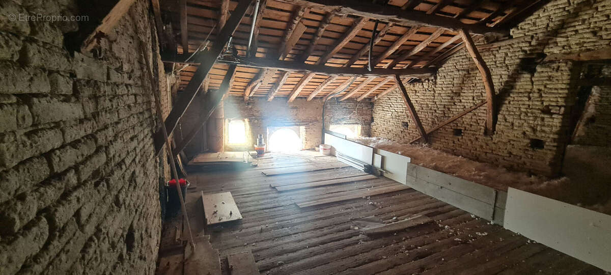 Maison à SAINT-SULPICE-SUR-LEZE