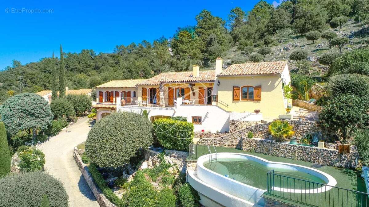 Maison avec vue panoramique et piscine à débordement – Domaine de Saint-Pierre de Tourtour - photo 34