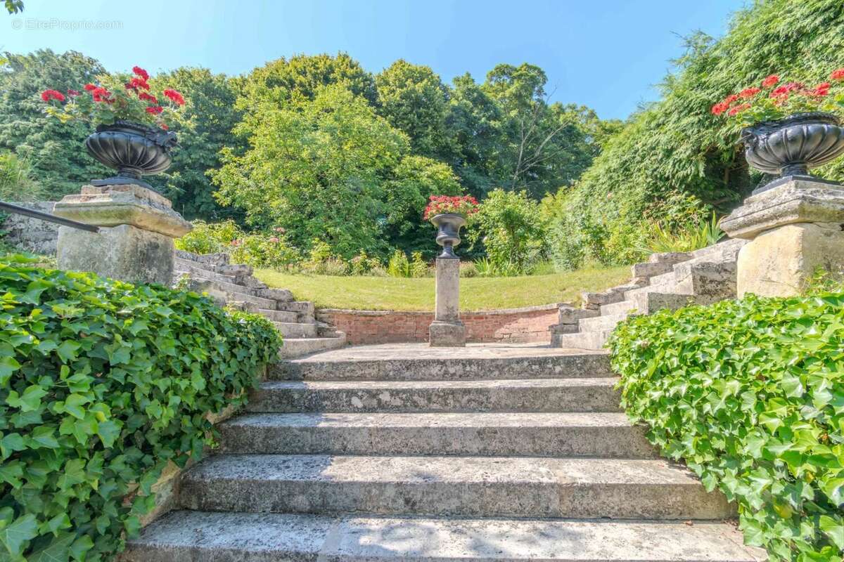 Maison 309 m² à Ecouen  - photo 14
