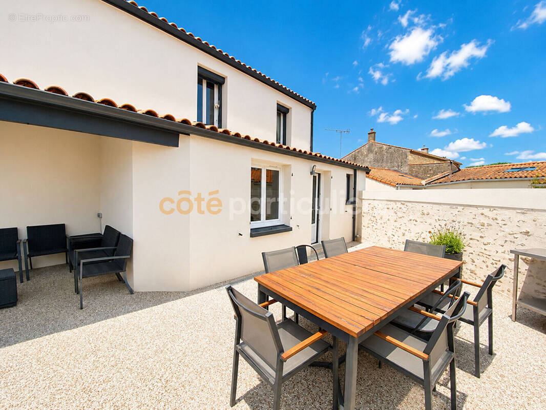 Maison à SAINT-MICHEL-EN-L'HERM