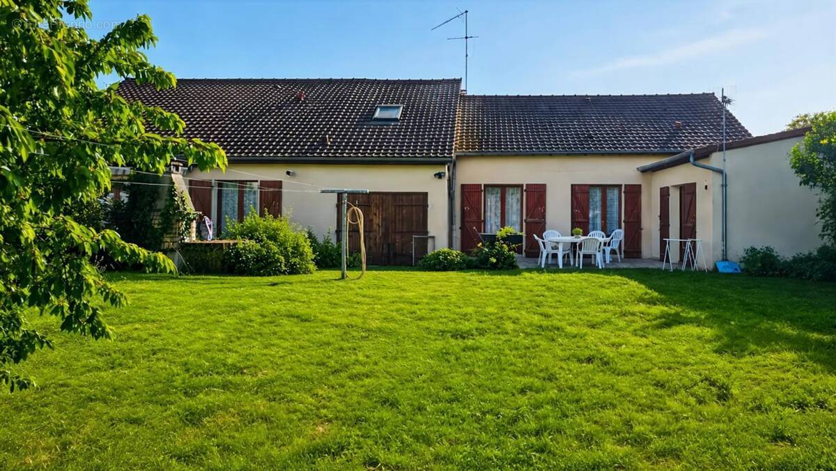 Maison à SAINT-JULIEN-LES-VILLAS
