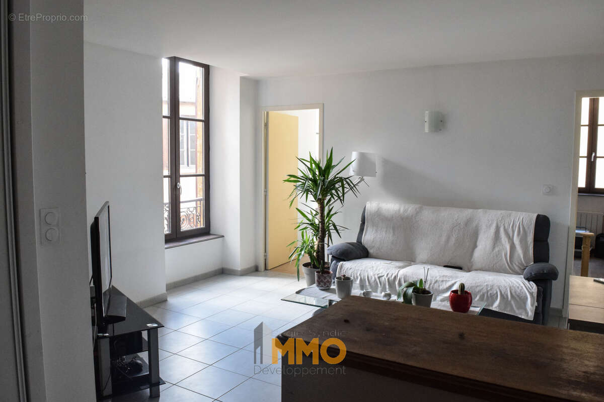 Appartement à L'ARBRESLE