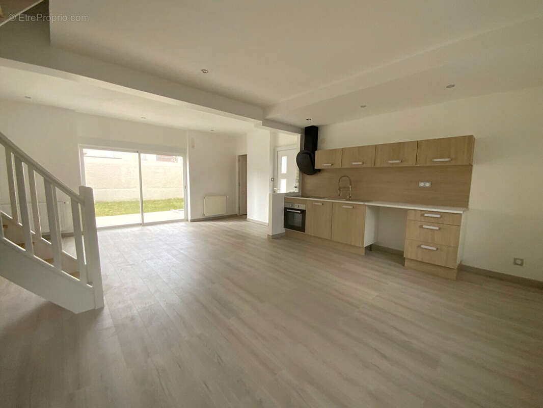 Appartement à SAINTE-SAVINE