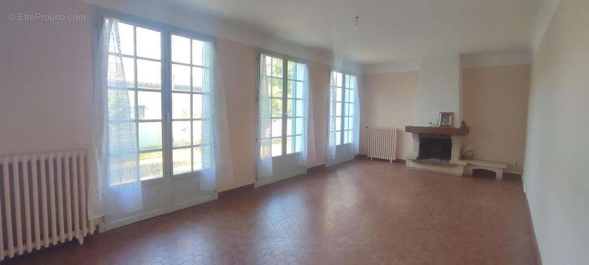 Maison à VIC-EN-BIGORRE