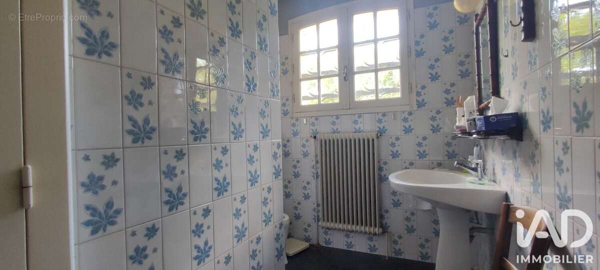 Maison 135 m² à La Creche  - photo 6