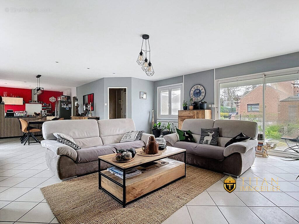 Pavillon individuel en plain pied, 3 chambres, jardin à Wormhout ( 59470) - Maison à WORMHOUT