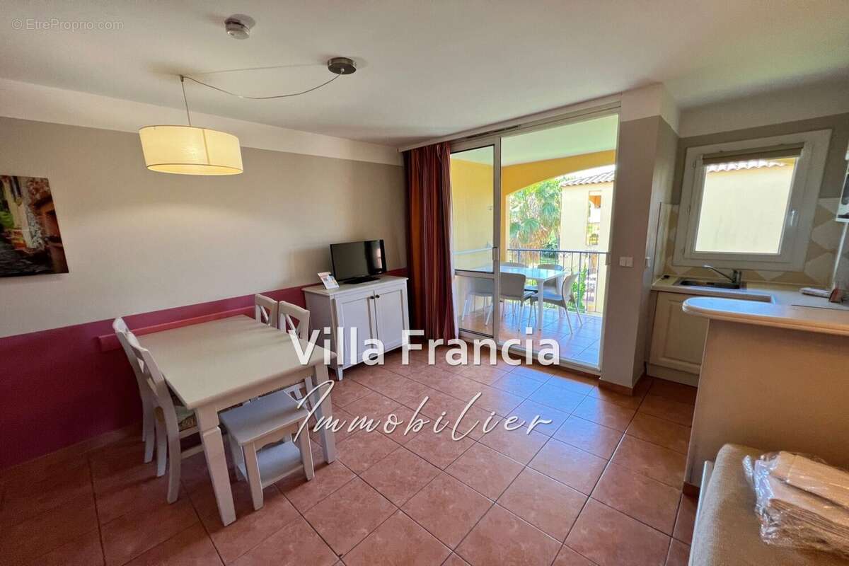 Appartement à MANDELIEU-LA-NAPOULE