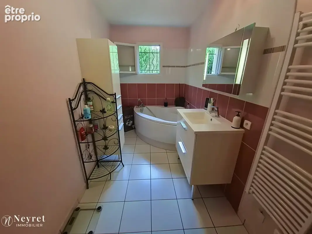 A ne pas rater ! Secteur Saint Ignace, Maison de plain pied de 105,85 m2, 3 chambres sur 600 m2 clos et arboré - photo 15