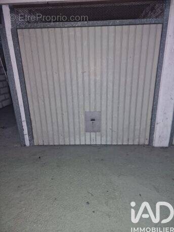Photo 1 - Parking à NEUILLY-SUR-MARNE