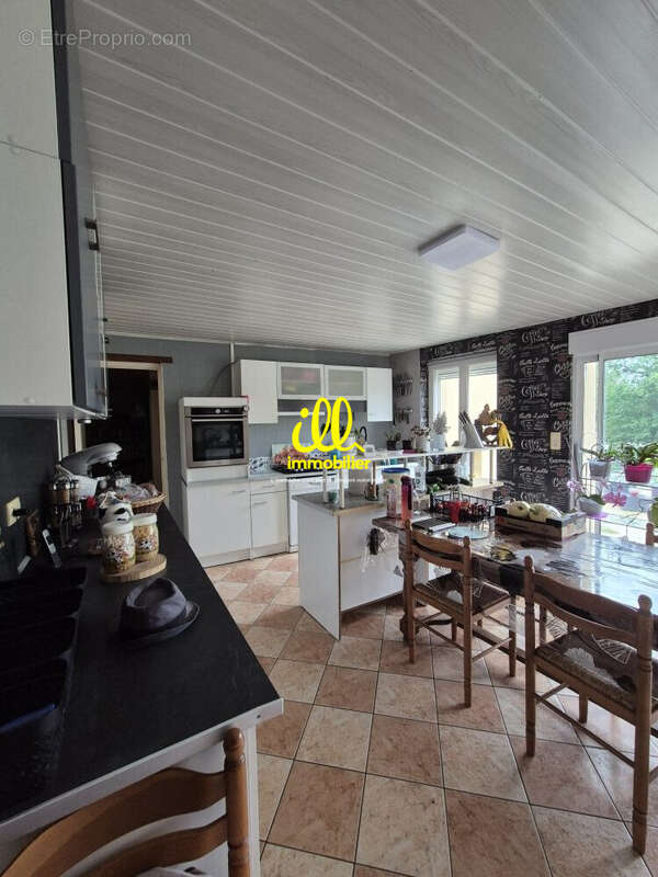 Maison 198 m² à Marlemont  - photo 5
