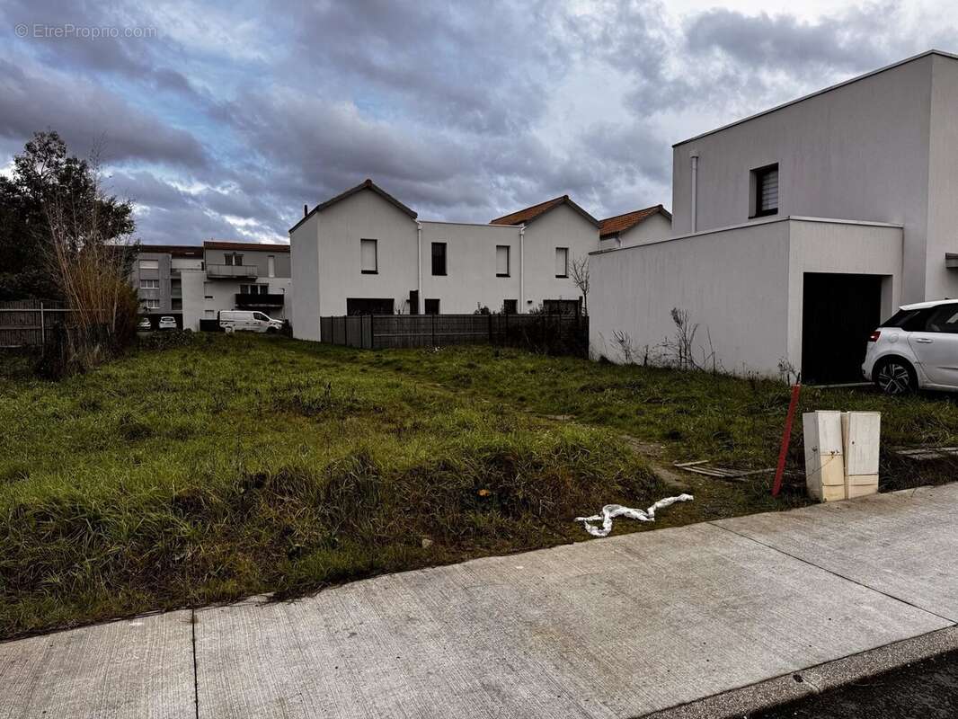 Terrain à LES SORINIERES