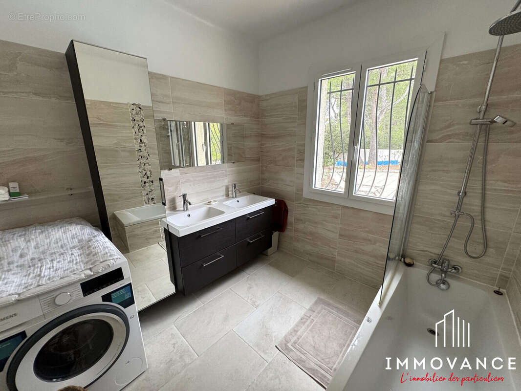 Maison à SAINT-BAUZILLE-DE-MONTMEL