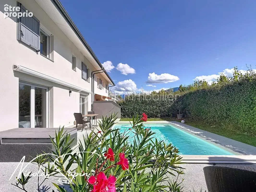Maison jumelée de 102m2 avec piscine RT 2012 - photo 1