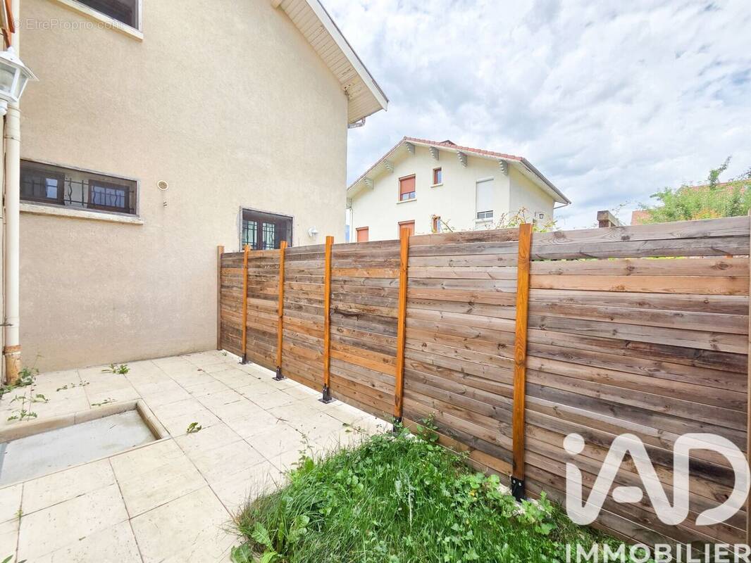 Photo 1 - Appartement à POISAT