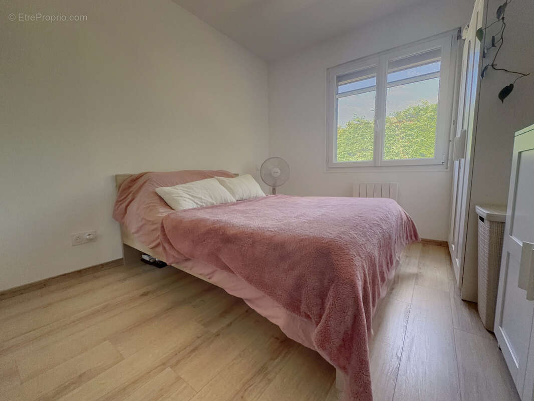 À VENDRE   Maison rénovée avec terrain de 3 327 m2 - photo 9