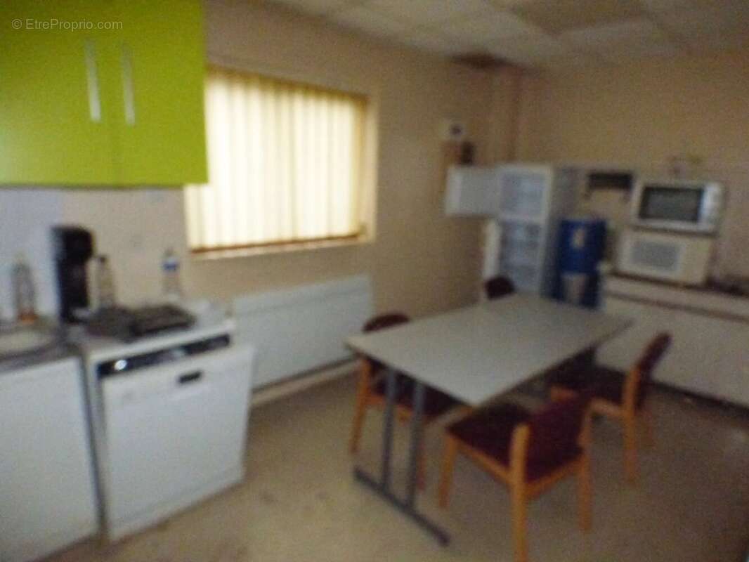 Commerce à MEREVILLE