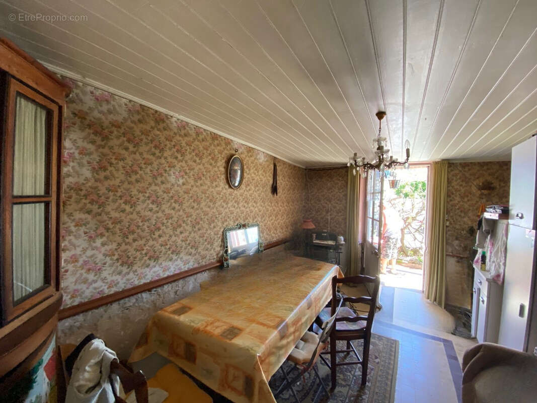 Maison avec cachet en plein centre - photo 4