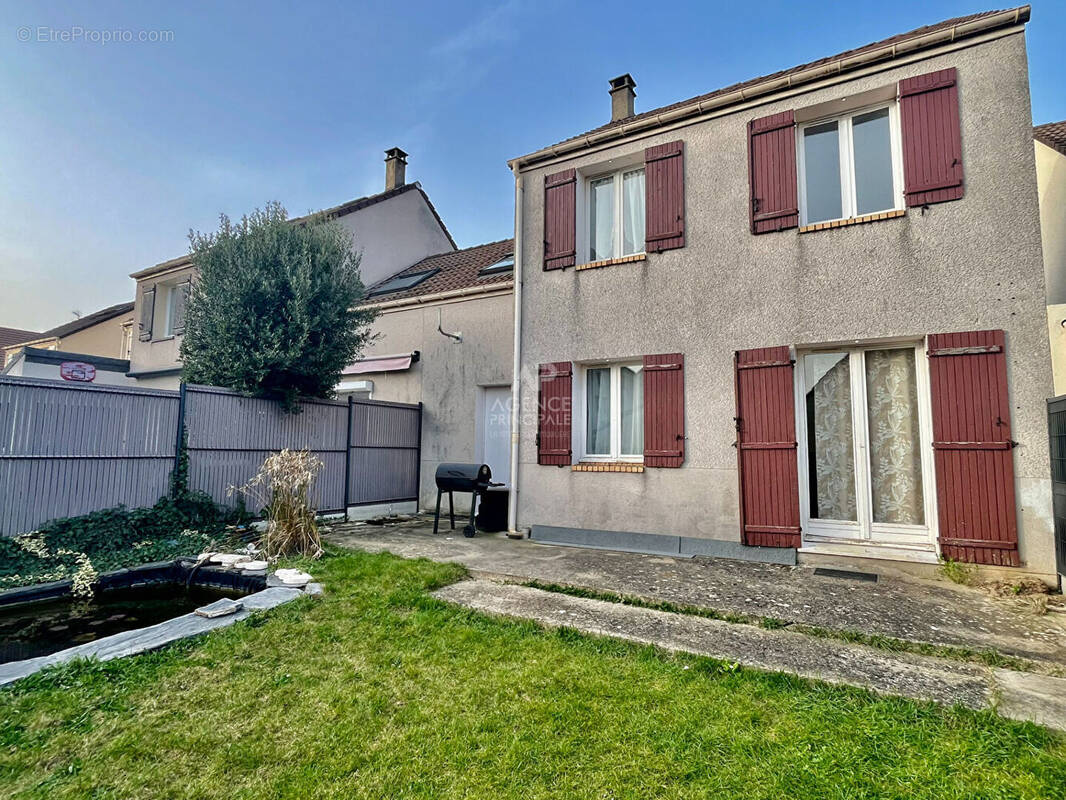 Maison à COURDIMANCHE