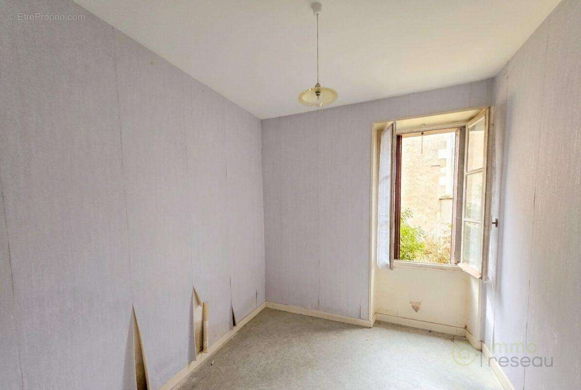 Maison 118 m² à La Trimouille  - photo 7