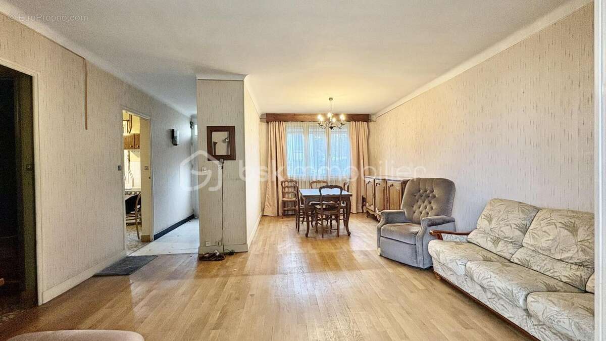 Maison à VILLENEUVE-LE-ROI