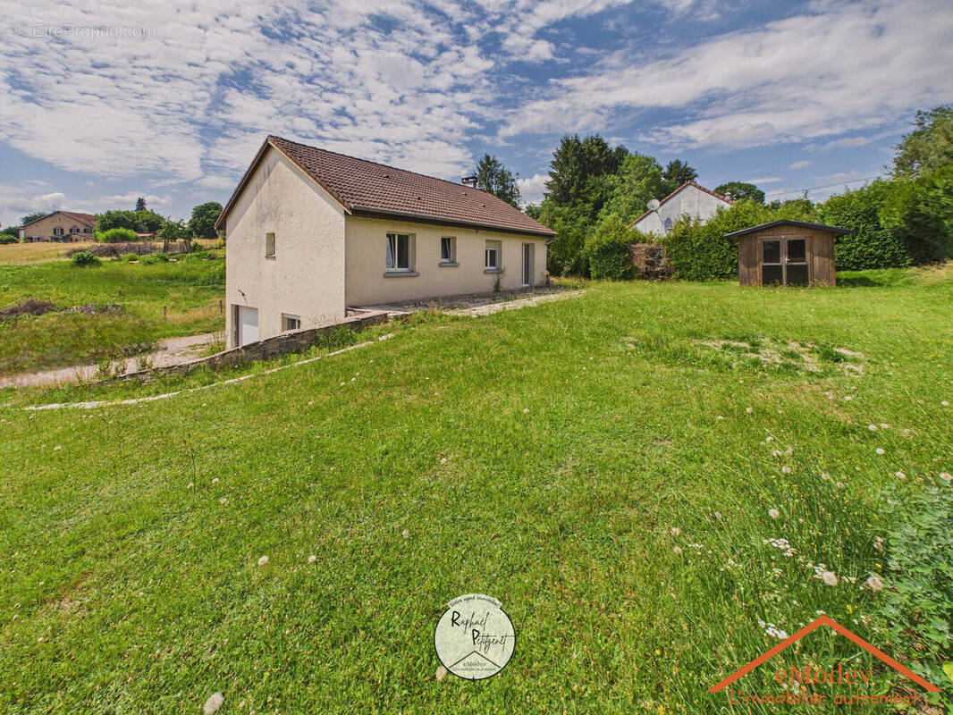 Maison à URIMENIL
