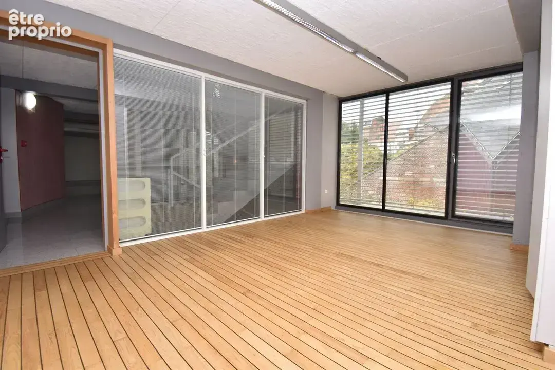 Maison 556 m² à Valenciennes  - photo 2
