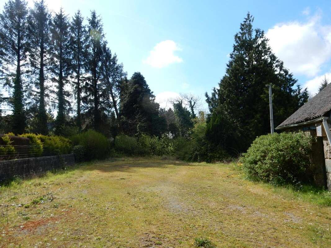 Maison à PLOUNEOUR-MENEZ