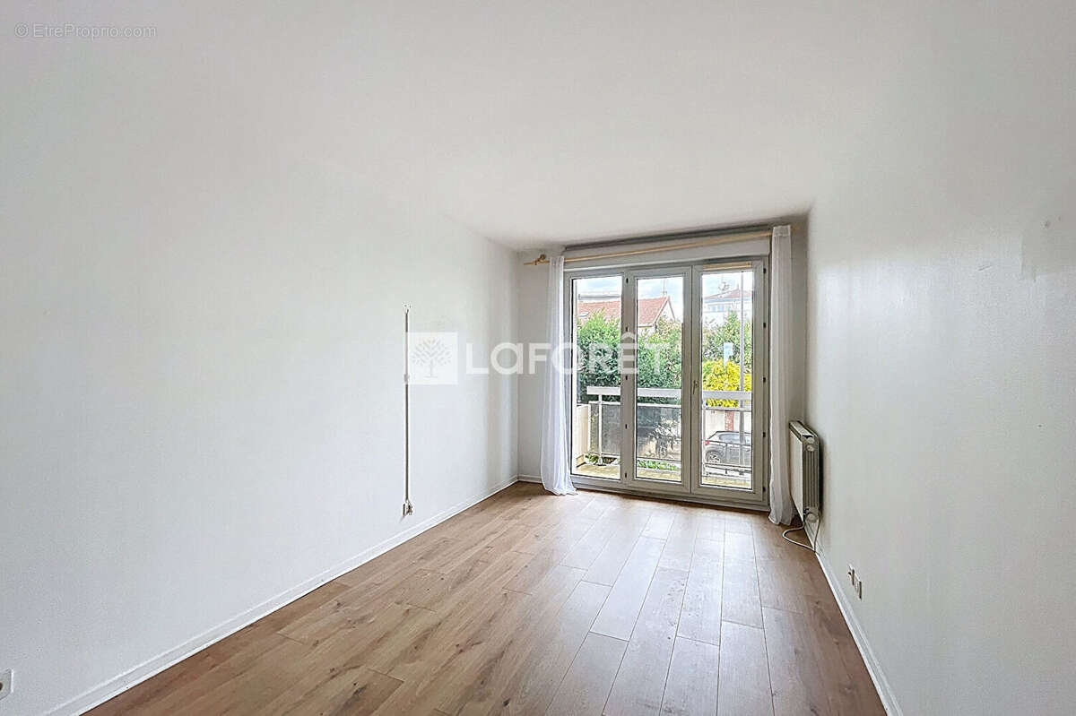 Appartement à SURESNES