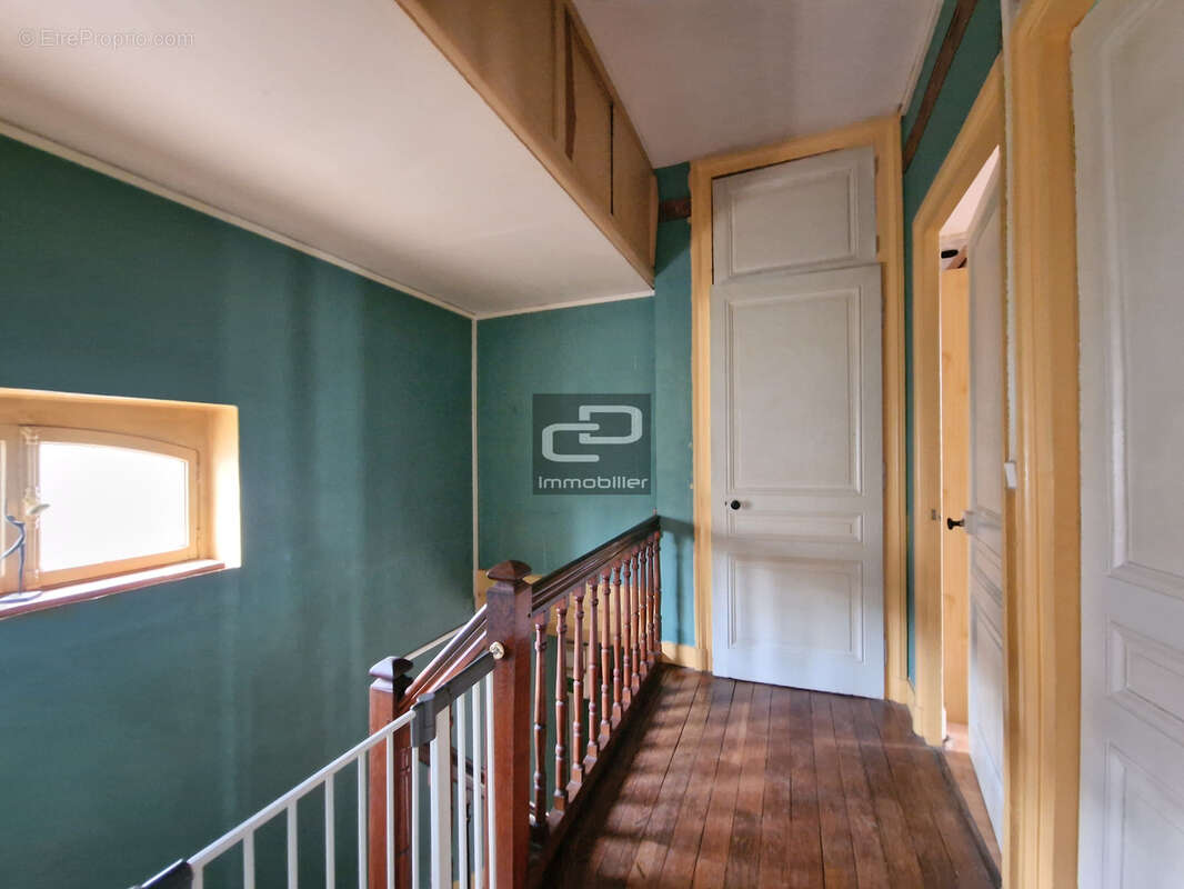 Maison à COUZON-AU-MONT-D'OR