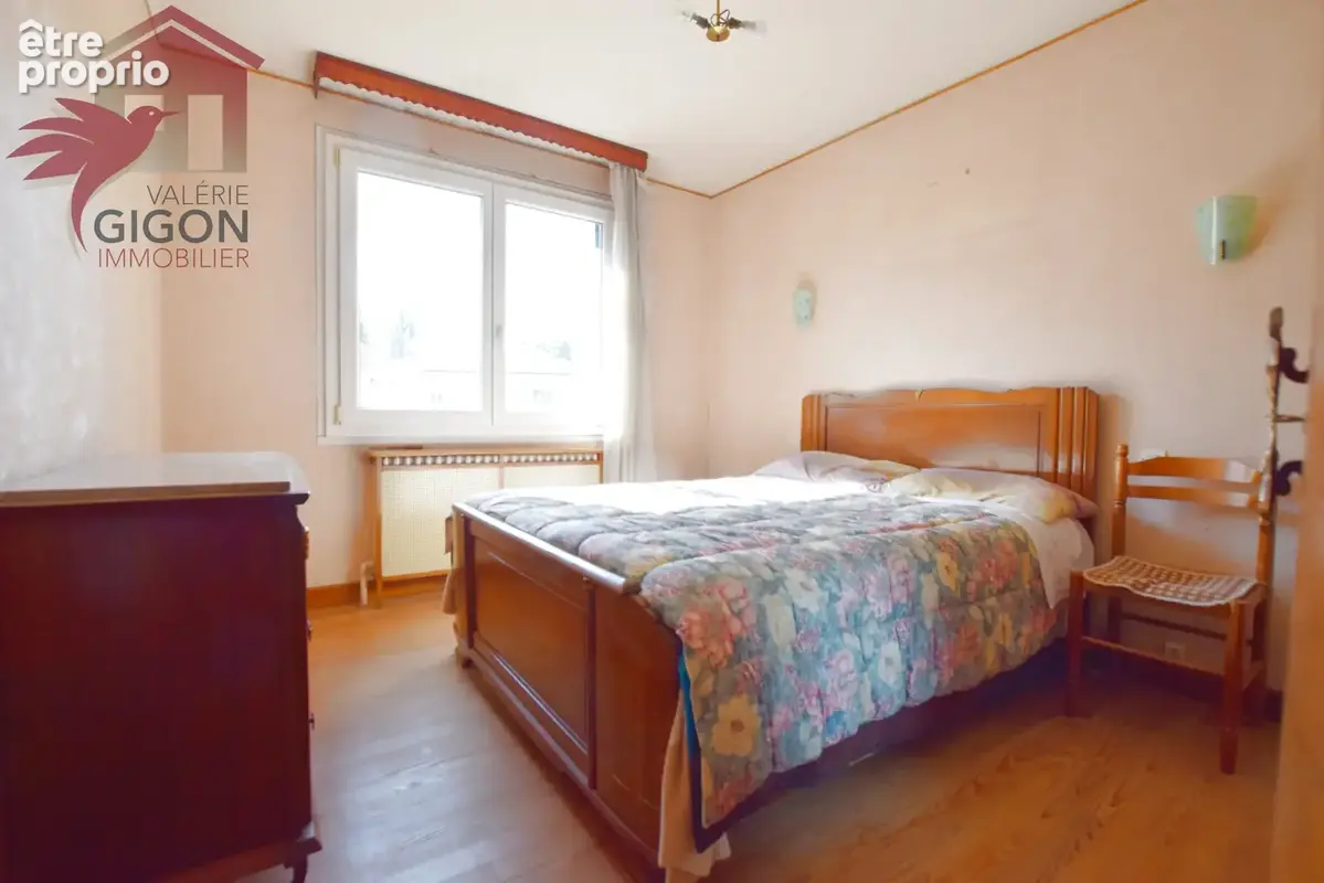 MAISON PLEINE DE CHARME (parquet massif...), idéale pour profiter d’un cadre de vie agréable et pratique au qu - photo 5