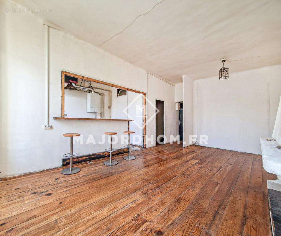 Appartement à MARSEILLE-4E