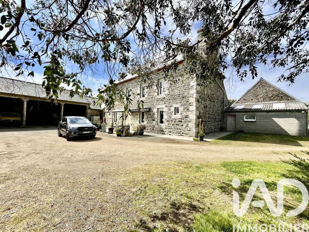 Photo 2 - Maison à SAINT-CLET