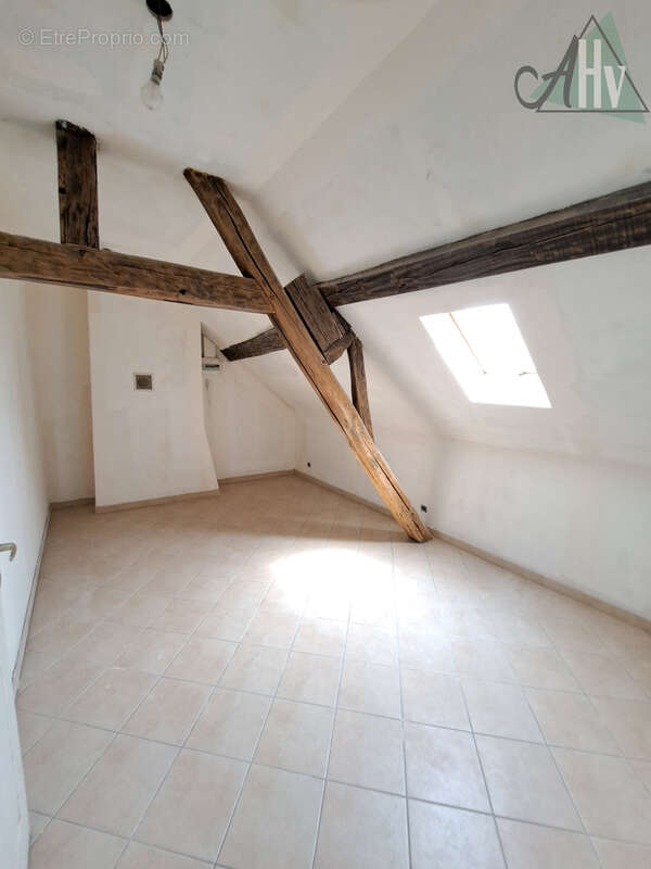 Maison à VILLENEUVE-LA-GUYARD