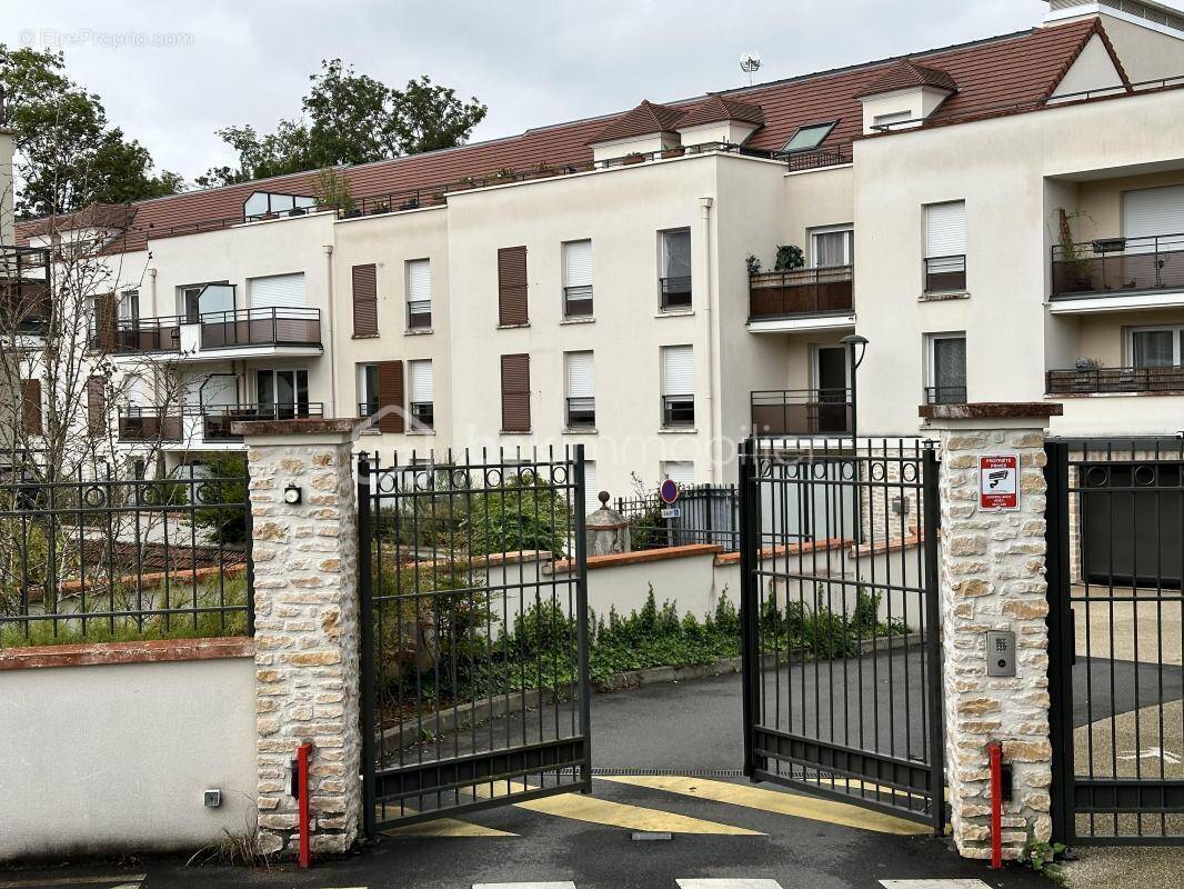 Appartement à MENNECY