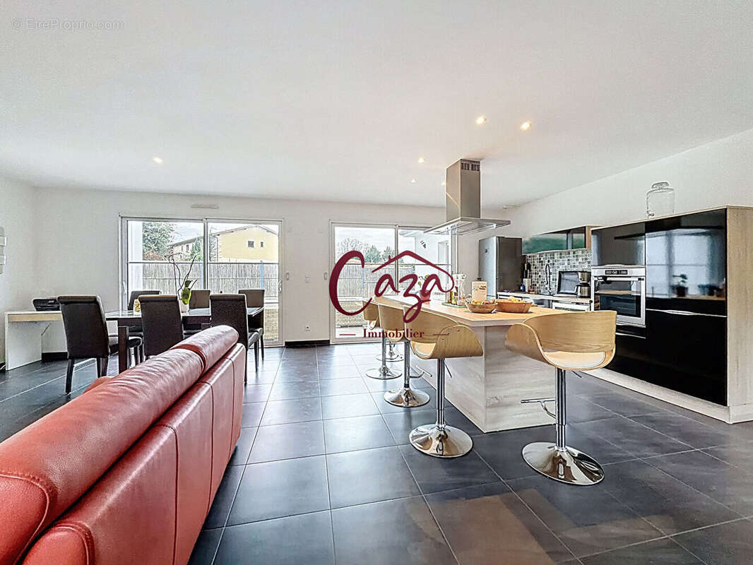 Maison à FARGUES-SAINT-HILAIRE