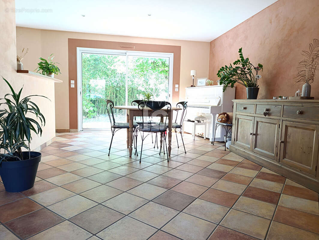 Maison à SAINT-SEBASTIEN-SUR-LOIRE