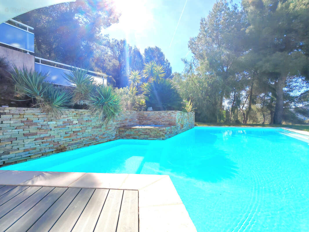 Maison à SAINT-MARTIN-DU-VAR