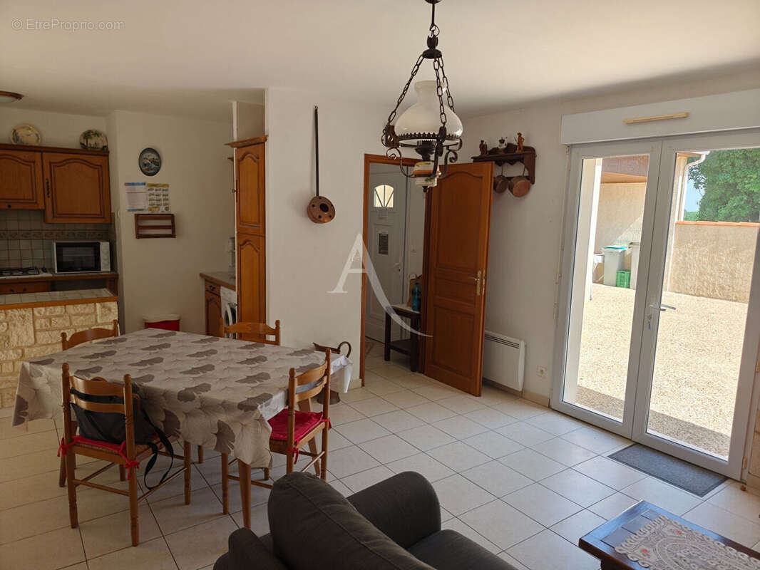 Maison à SAINT-NAZAIRE-SUR-CHARENTE