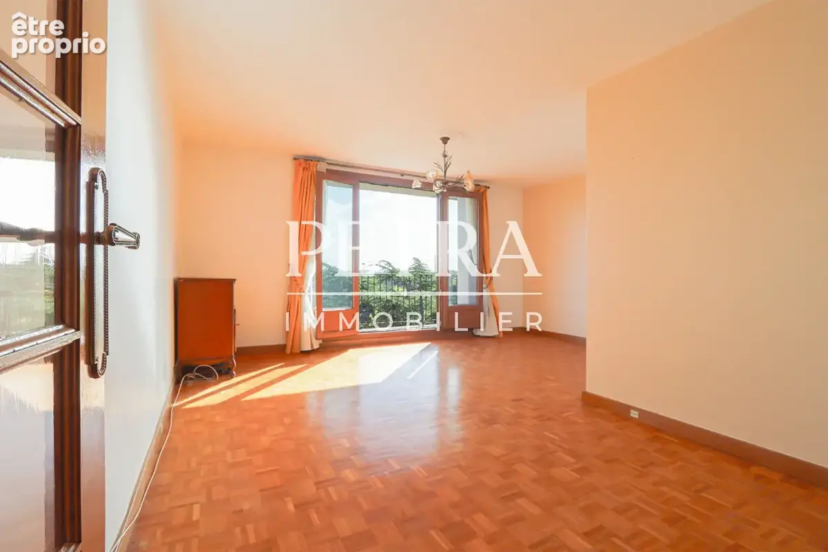 Appartement 4 pieces - fresnes - balcons - box - cave - ascenseur - photo 11