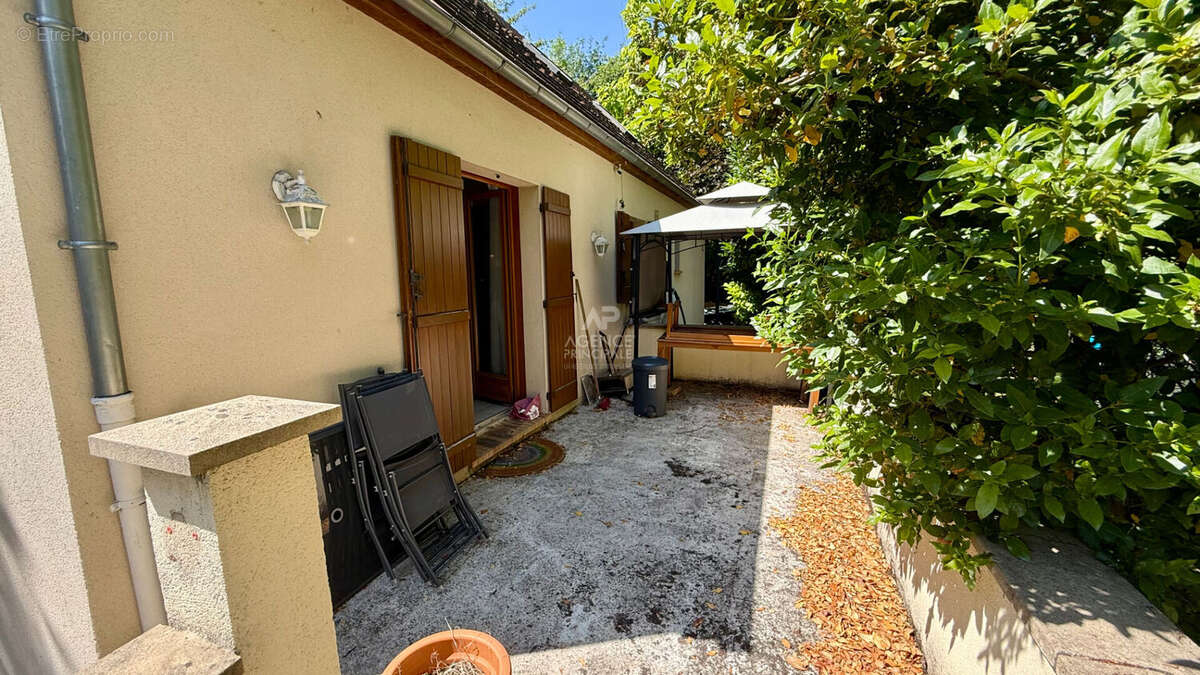 Maison Vaureal 8 pièce(s) 126 m2 - photo 12