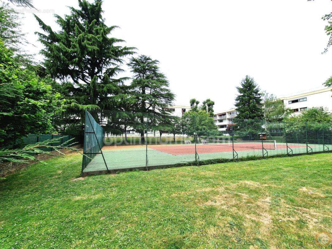 Appartement 4 pièces, 3 chambres / balcon / cave / parking / terrain de tennis - photo 17