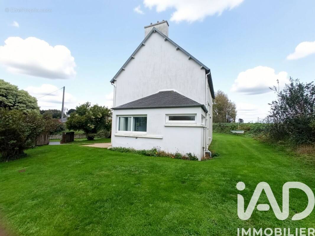 Photo 1 - Maison à PLOUNEVEZ-LOCHRIST