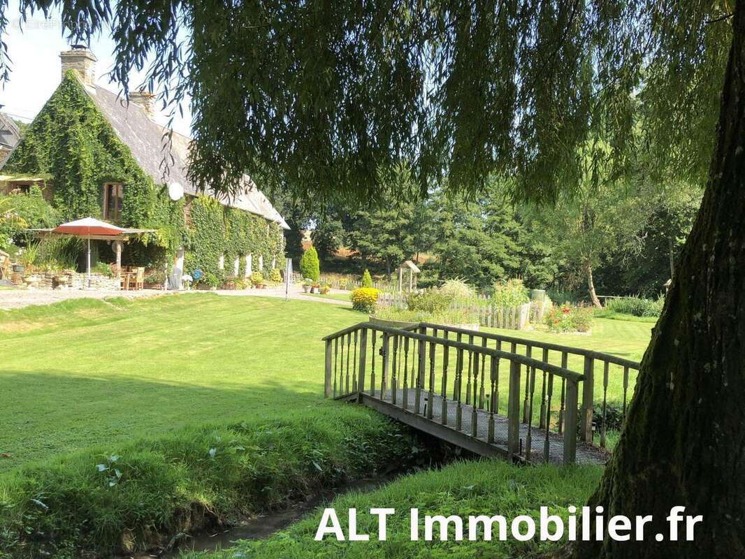 Maison à CONDE-SUR-NOIREAU