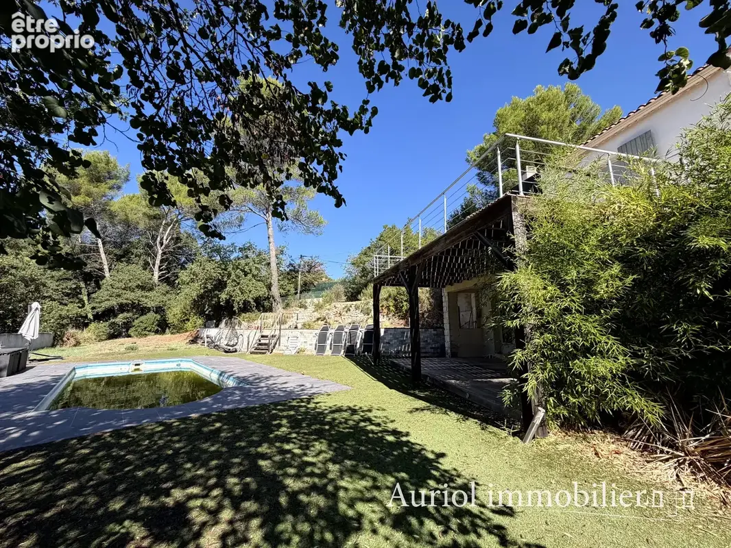 PEYPIN Villa 2 logements sur 3200 m2 terrain avec piscine et garage - photo 21